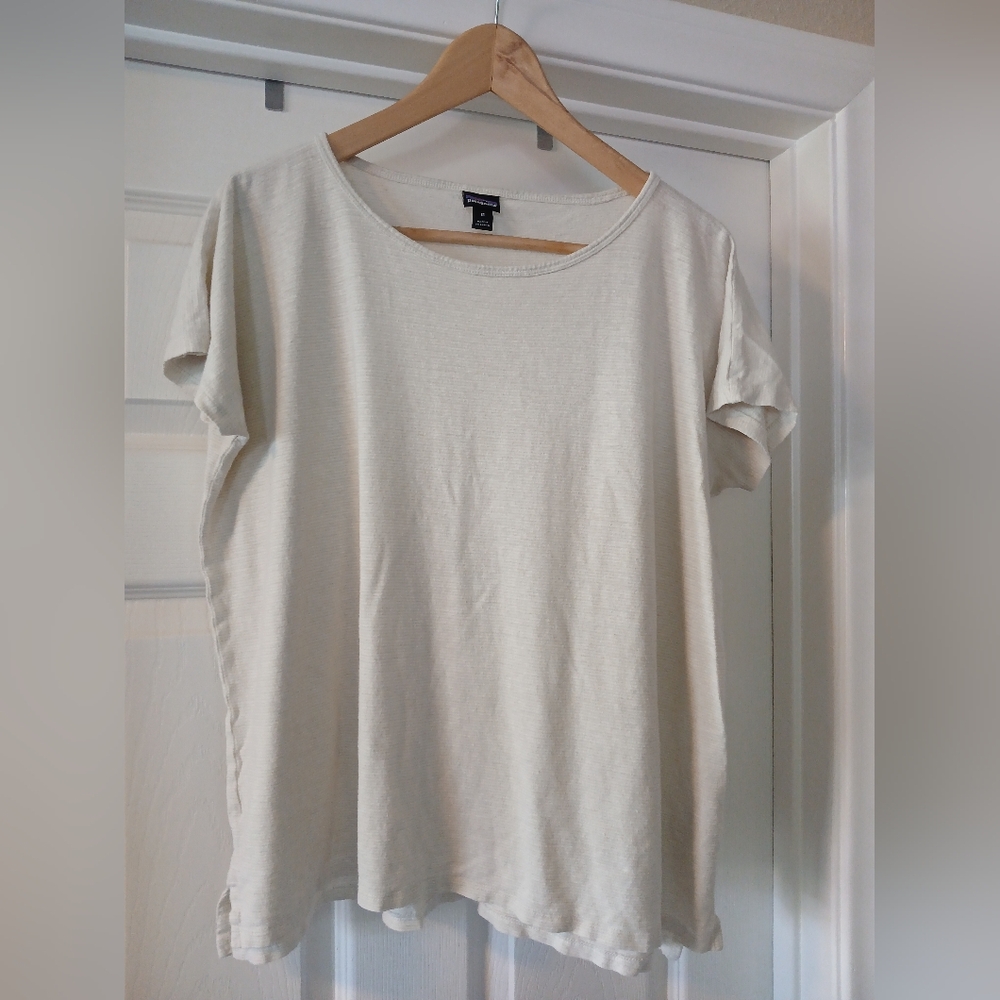 Patagonia Women's Harbor Trail Off White Short Sleeve Tee